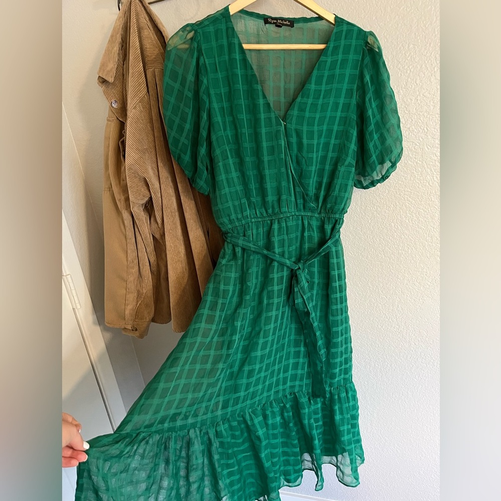 Midi Bold Green Checker Pattern Dress